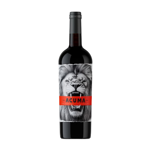 Ampolla de vi negre Acuma de Ego Bodegas. L'etiqueta presenta la il·lustració del rostre d'un lleó en blanc i negre. Just en mig, destaca una franja de color vermell intens on apareix el nom del vi 'ACUMA' en lletres negres.